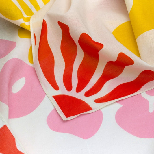 Foulard Groovy Limone&Sole en coton, imprimé fleurs seventies orange, jaune et rose