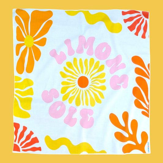Foulard carré Limone&Sole en coton blanc avec motif floral rétro orange, jaune et rose style années 70
